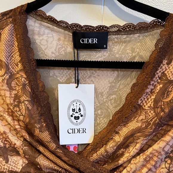 Cider Brown Patterned Lace Blouse - Picture 2 of 7